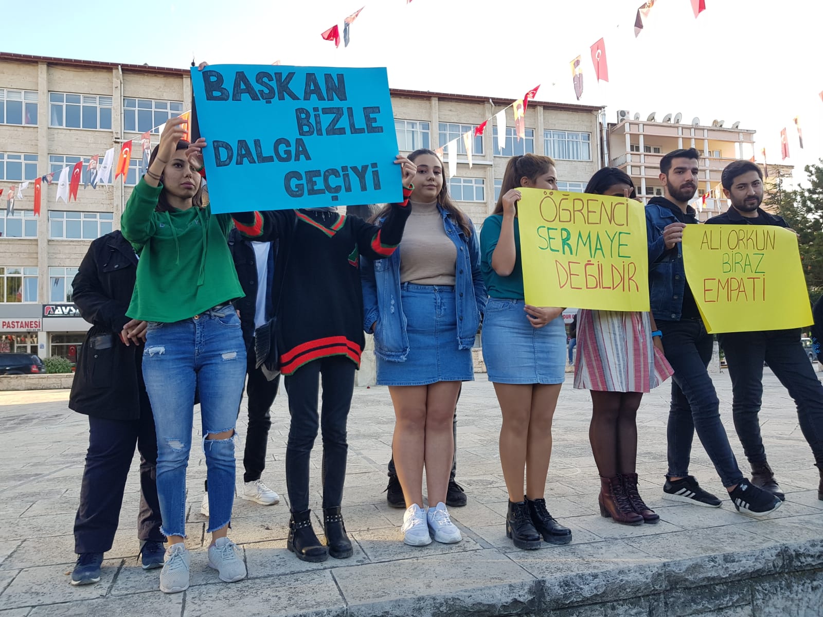 MAKÜ öğrencilerinden protesto