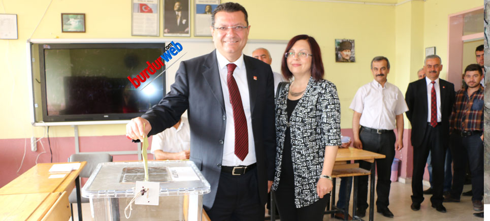 Milletvekili Adayı Mehmet Göker Oyunu Kullandı