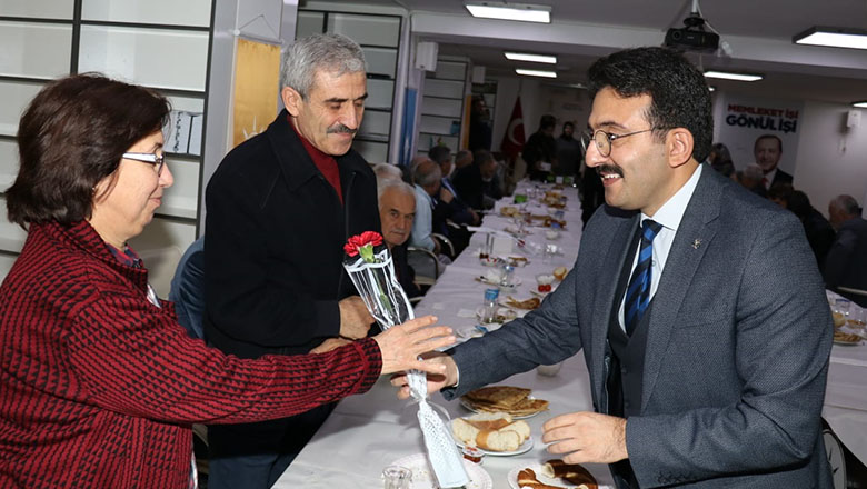 Başkan Mengi emekli öğretmenleri unutmadı