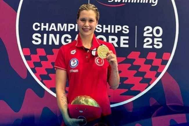 Milli Yüzücü Defne Kurt İçin Tebrik Mesajı