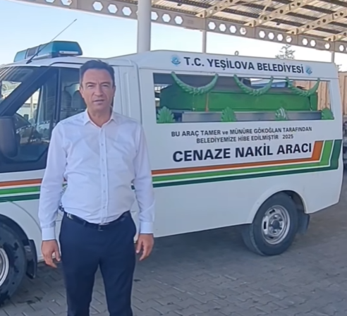 Yeşilova Belediyesi’ne Hemşehrilerinden Cenaze Nakil Aracı Hibesi