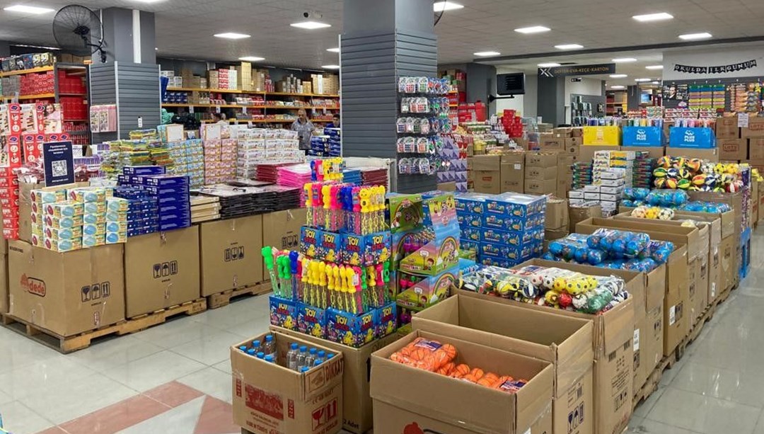 Okul alışverişi telaşı başladı | Kırtasiye malzemeleri cep yakıyor