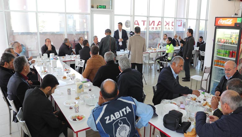 Başkan Ercengiz, Otogar esnafıyla kahvaltıda buluştu