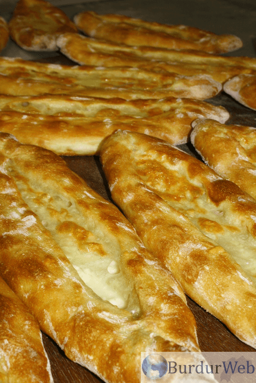 Peynirli Pide