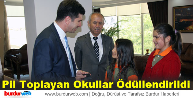 Pil Toplayan Okullar Ödüllendirildi