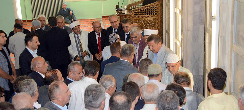 Burdur Protokolü halkla bayramlaştı