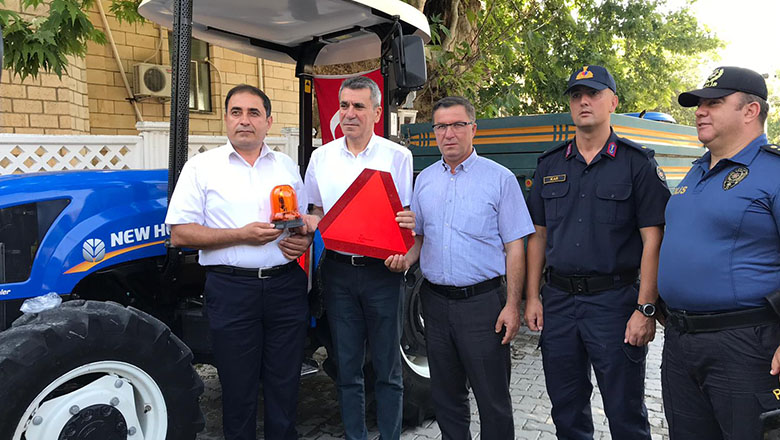 Traktör kazalarına reflektör önlemi