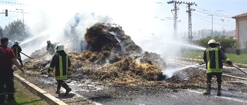 Isparta’da Saman Yüklü Tır Yandı