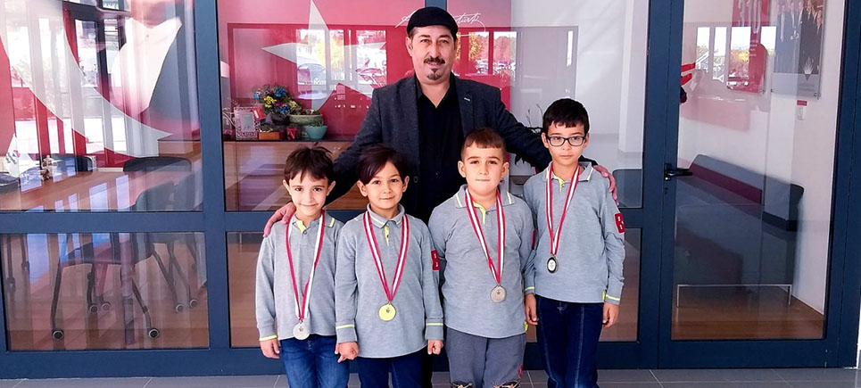 Satrançta dereceler yine Bahçeşehir Koleji’nden!
