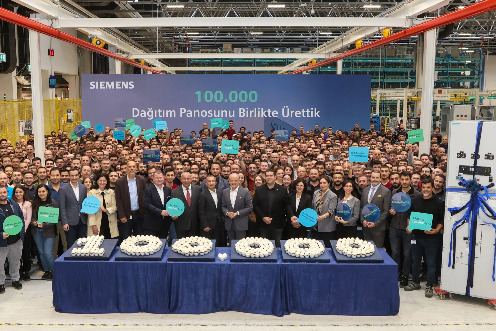 Siemens Türkiye, Gebze Fabrikası'nda 100.000’inci Orta Gerilim Panosunu Üretti