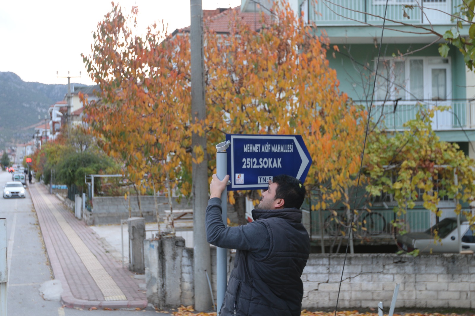 Bucak’ta cadde ve sokaklara el atıldı