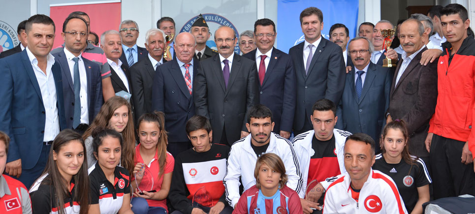 Spor kulüplerine malzeme desteği