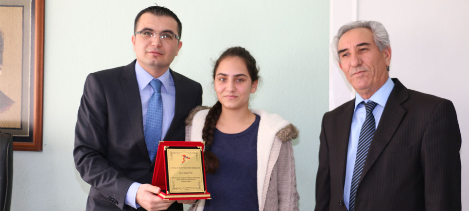 TEOG Birincisi Bengisu İpçi onurlandırıldı