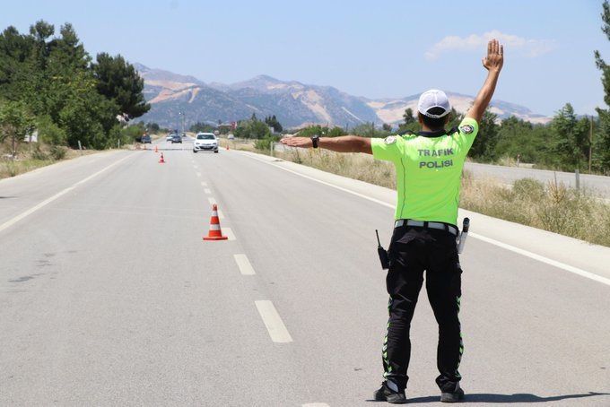 Trafik Denetimlerinde 76 Araca Ceza Kesildi!