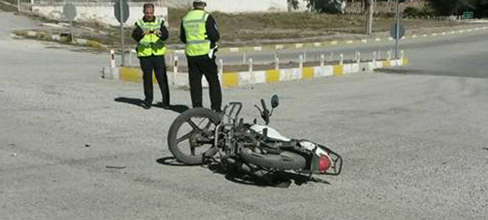 Motosiklete çarpıp kaçtı
