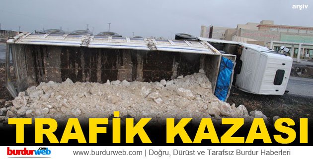 Tefenni’de Kamyon Şarampole Devrildi