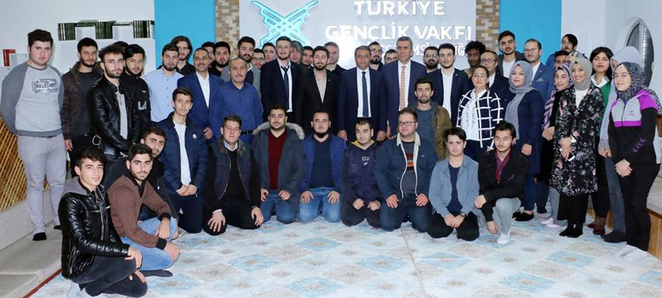 Vali Hasan Şıldak, TÜGVA gençleriyle buluştu