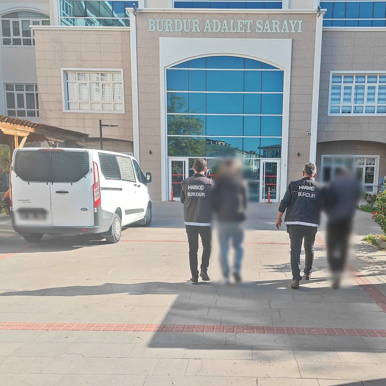 Burdur’da Narkotik Operasyonu: 1045 Kullanımlık Sentetik Kannabinoid Ele Geçirildi