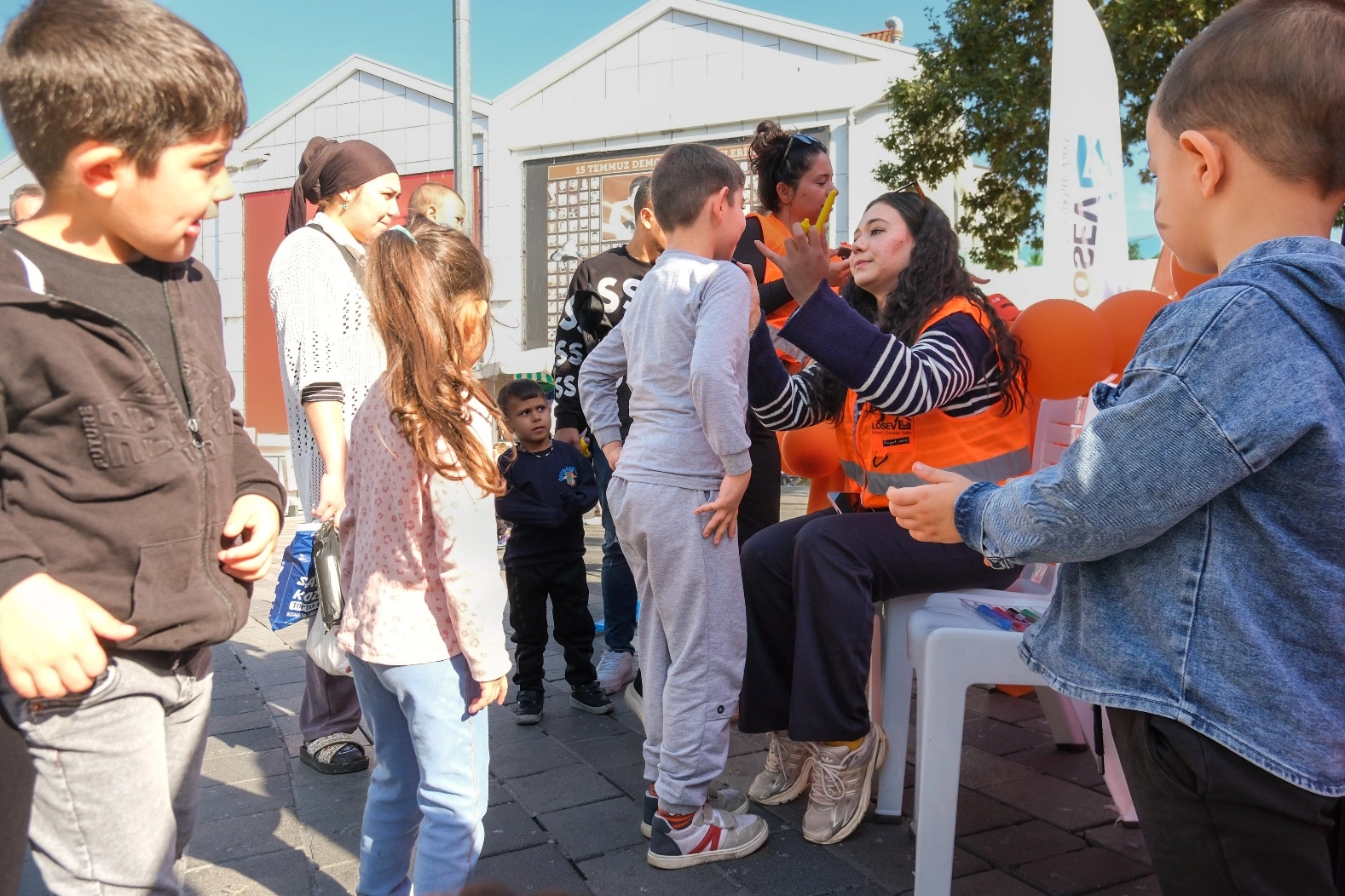 Uludağ Enerji ve LÖSEV, 'Turuncu Çadır'da buluştu