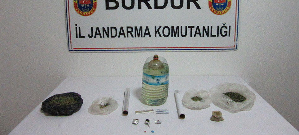 Evlerinden uyuşturucu madde çıktı