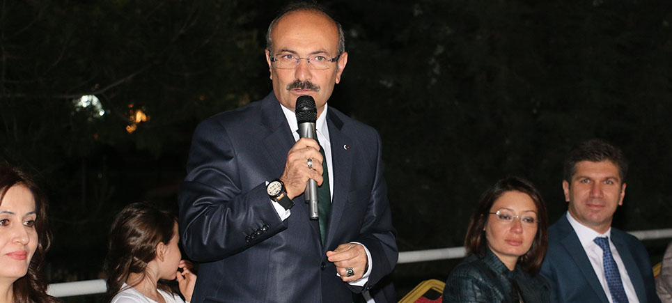 Vali Kürklü, “Makamla şereflenenler vardır, makamı şereflendirenler vardır”