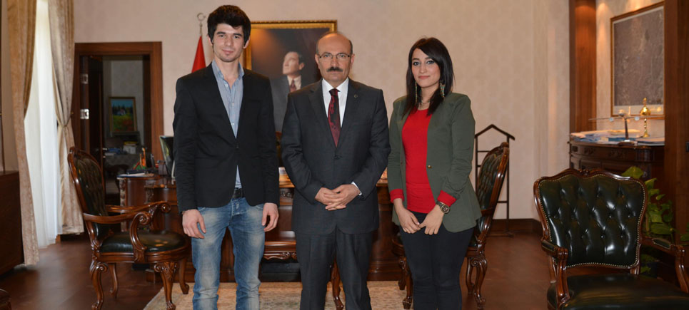 Vali Kürklü, Öğrencilere Röportaj Verdi
