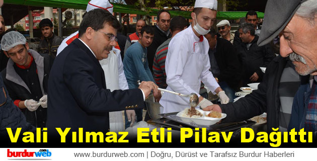 Vali Yılmaz Etli Pilav Dağıttı