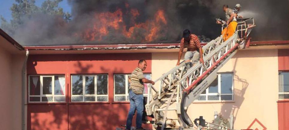 Okulda çıkan yangın korkuttu