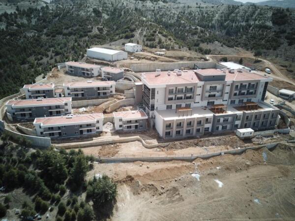 Tatil Köyü Konseptinde Yaşlı Bakım Merkezi