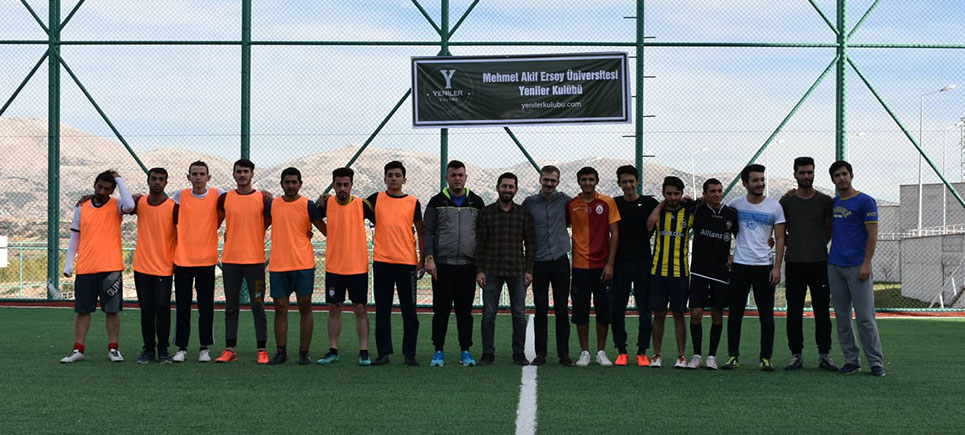 Yeniler kulubü futbol turnuvasına yoğun ilgi