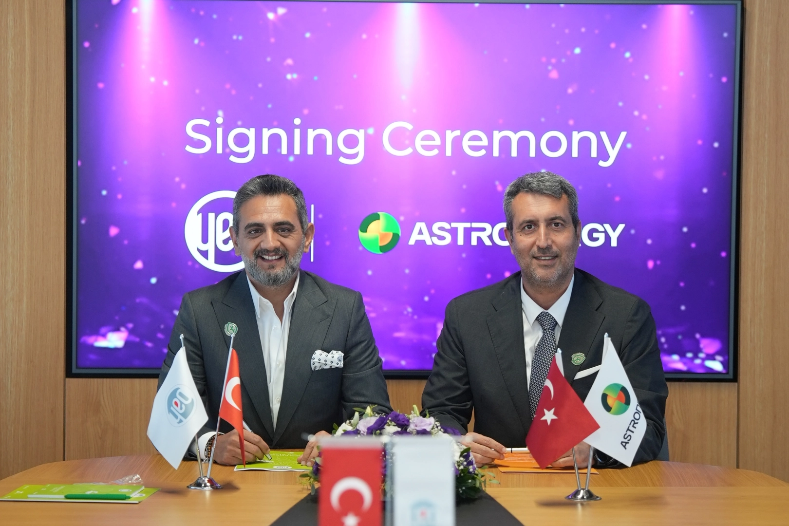 YEO Teknoloji'den Astronergy ile 100 Milyon Dolarlık Dev Anlaşma 