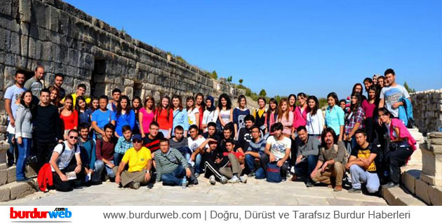 Üniversitelilerden Kibyra’ya Doğa Yürüyüşü