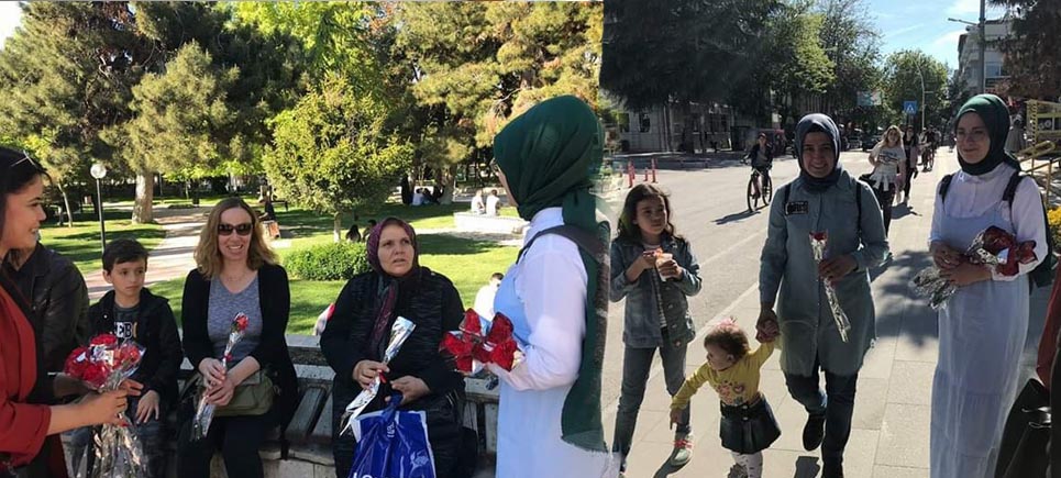 Burdur Ülkü Ocakları anneler gününü kutladı
